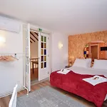 Penedo Escape Nature Коларес